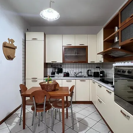 Tua Mmmm C126 Apartment